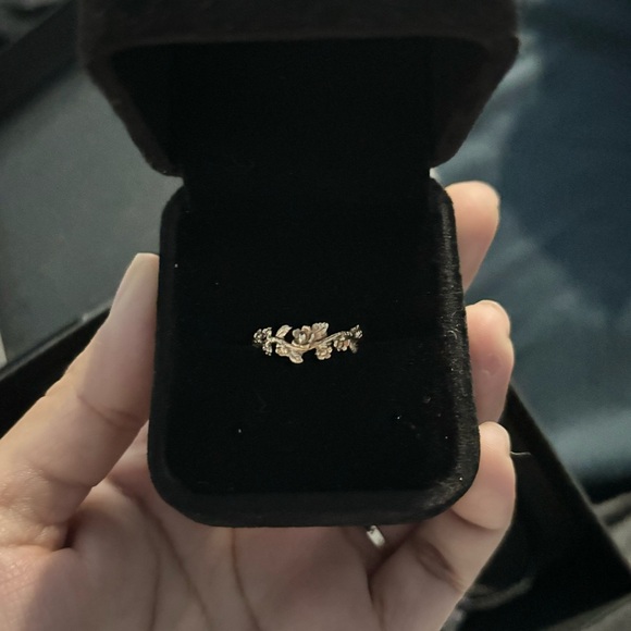 9K VINTAGE FLORAL RING - Picture 2 of 4